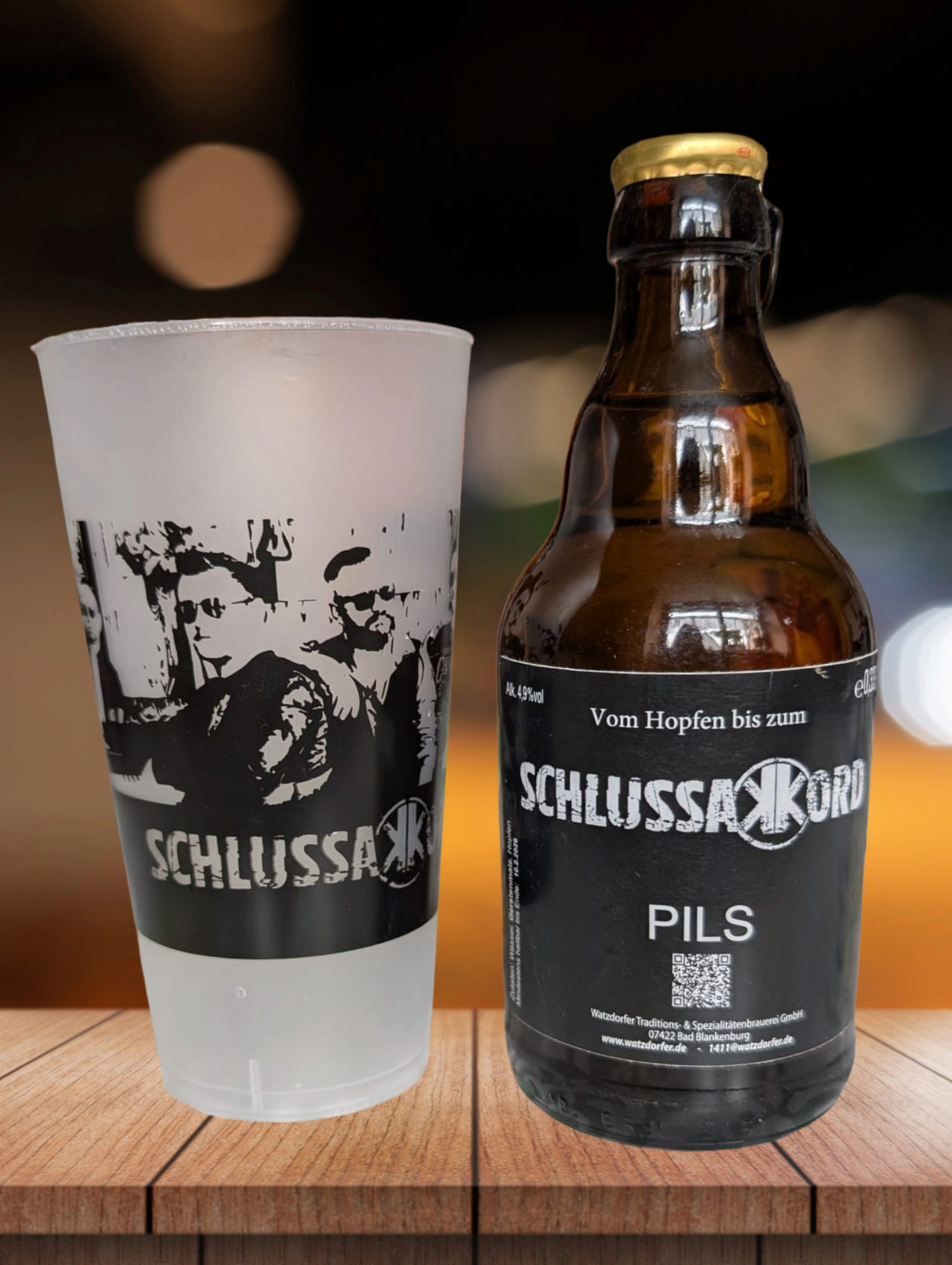 Osterbundle SCHLUSSAKKORD – Pils mit limitiertem Fanbecher schwarz